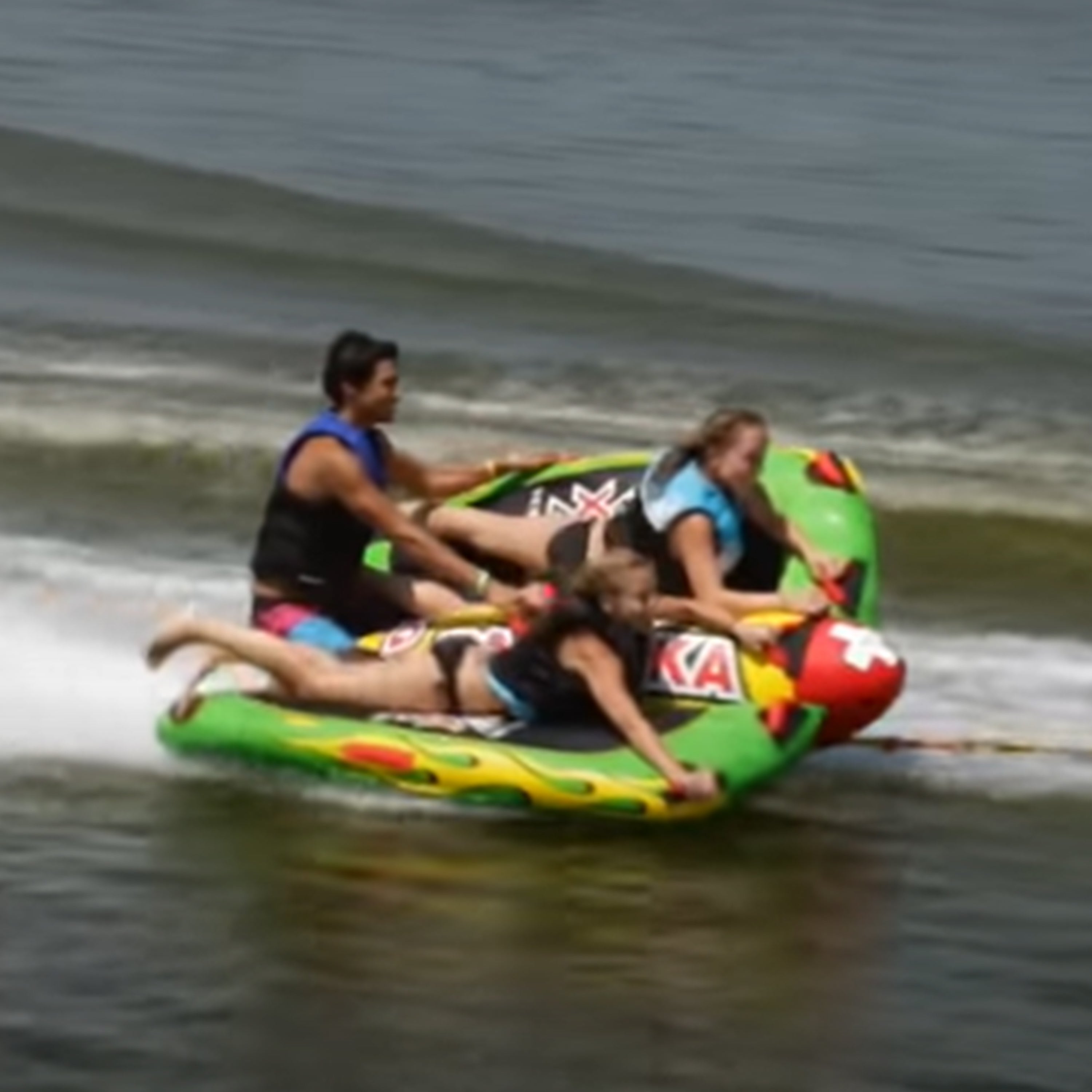 WOW Watersports 13-1010 Big Bazooka Steerable 1 to 4 Person Towable Tube, Green - Smart-nests