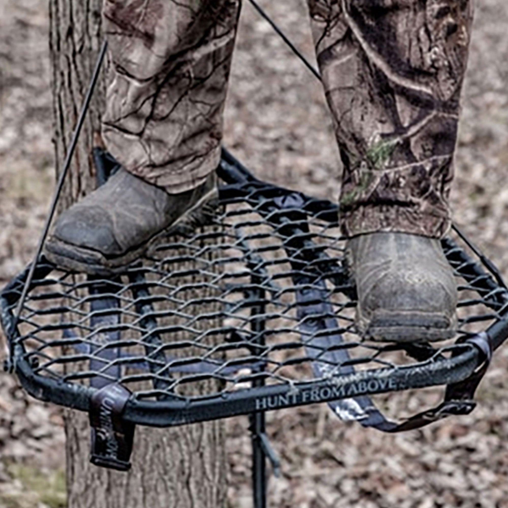 Hawk COMBAT Hang On Tree Stand, Deer Stand with 21 x 27" Saddle Hunting Platform - Smart-nests