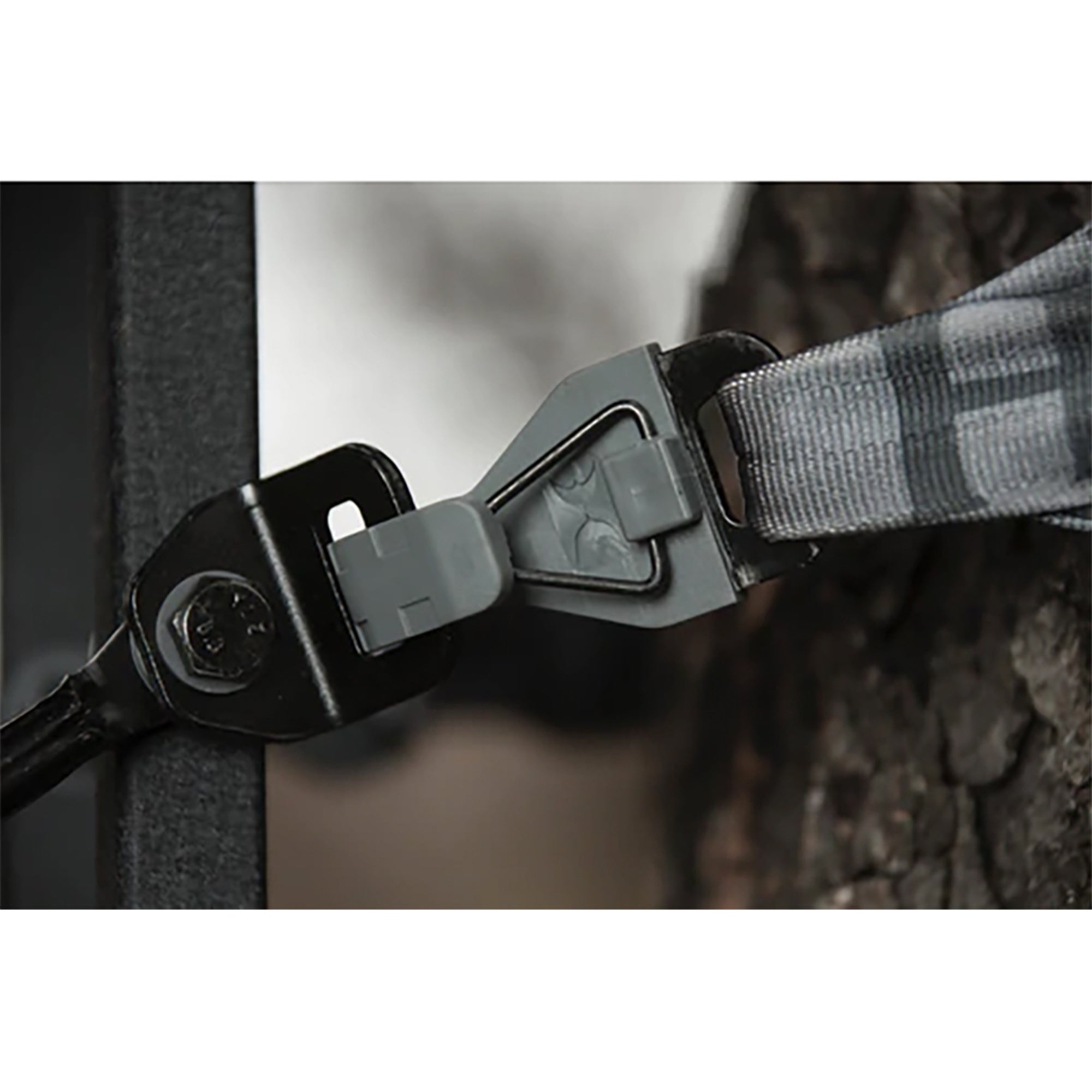 Hawk Ranger Traction Climbing Sticks with Treestand and Full Body Safety Harness - Smart-nests