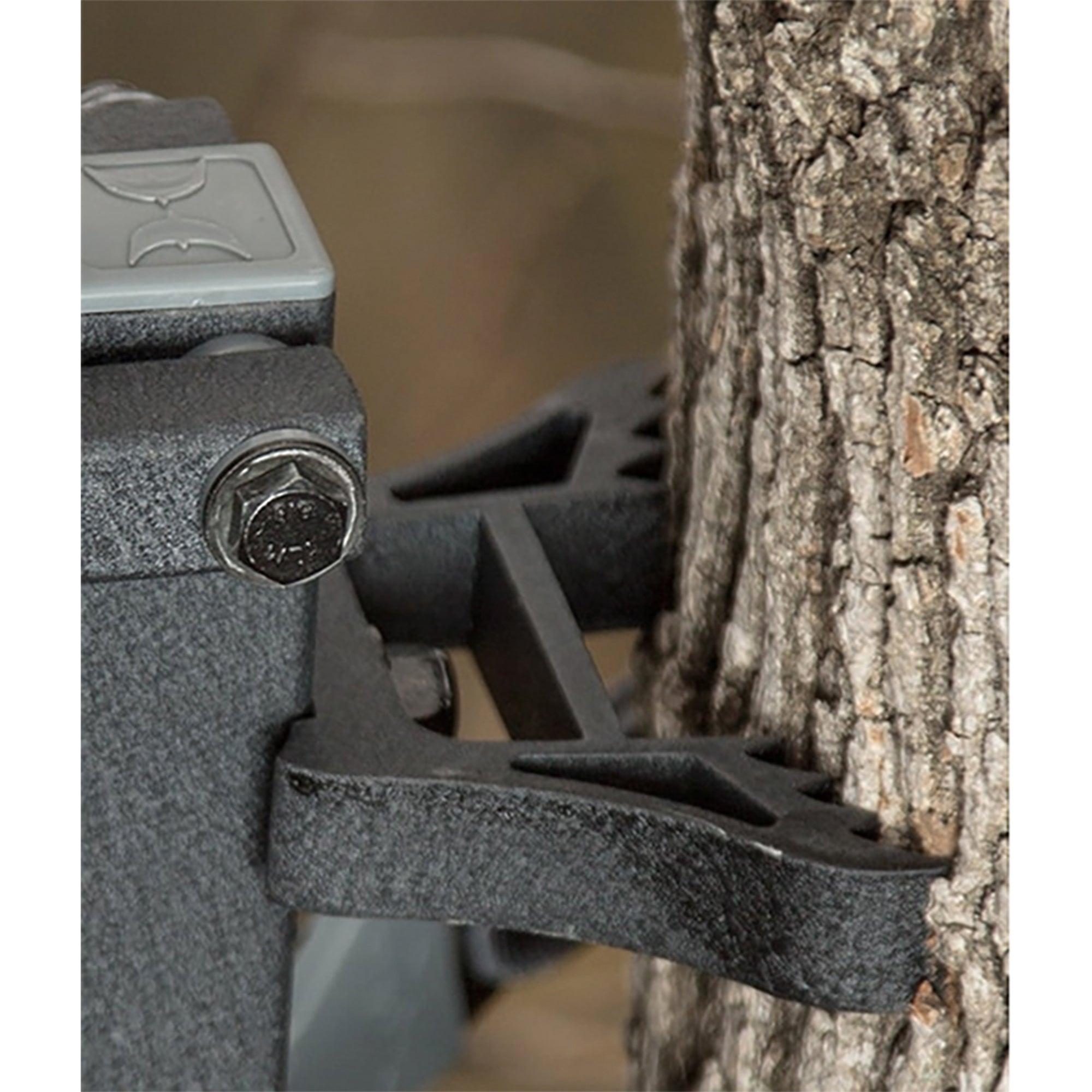 Hawk Ranger Traction Climbing Sticks with Treestand and Full Body Safety Harness - Smart-nests
