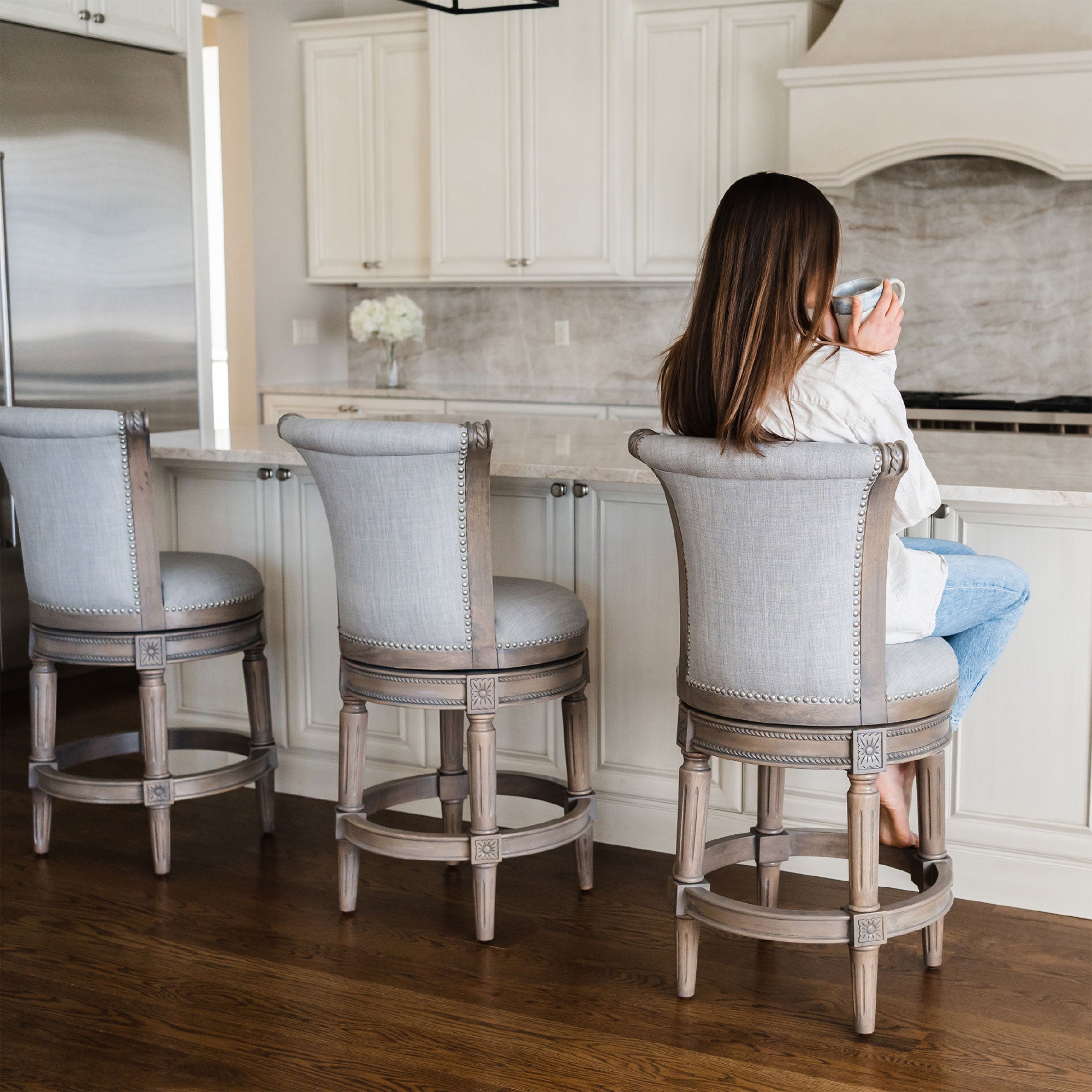 Maven Lane Pullman Counter Stool in Reclaimed Oak Finish with Ash Grey Fabric Upholstery, Set of 4 - Smart-nests