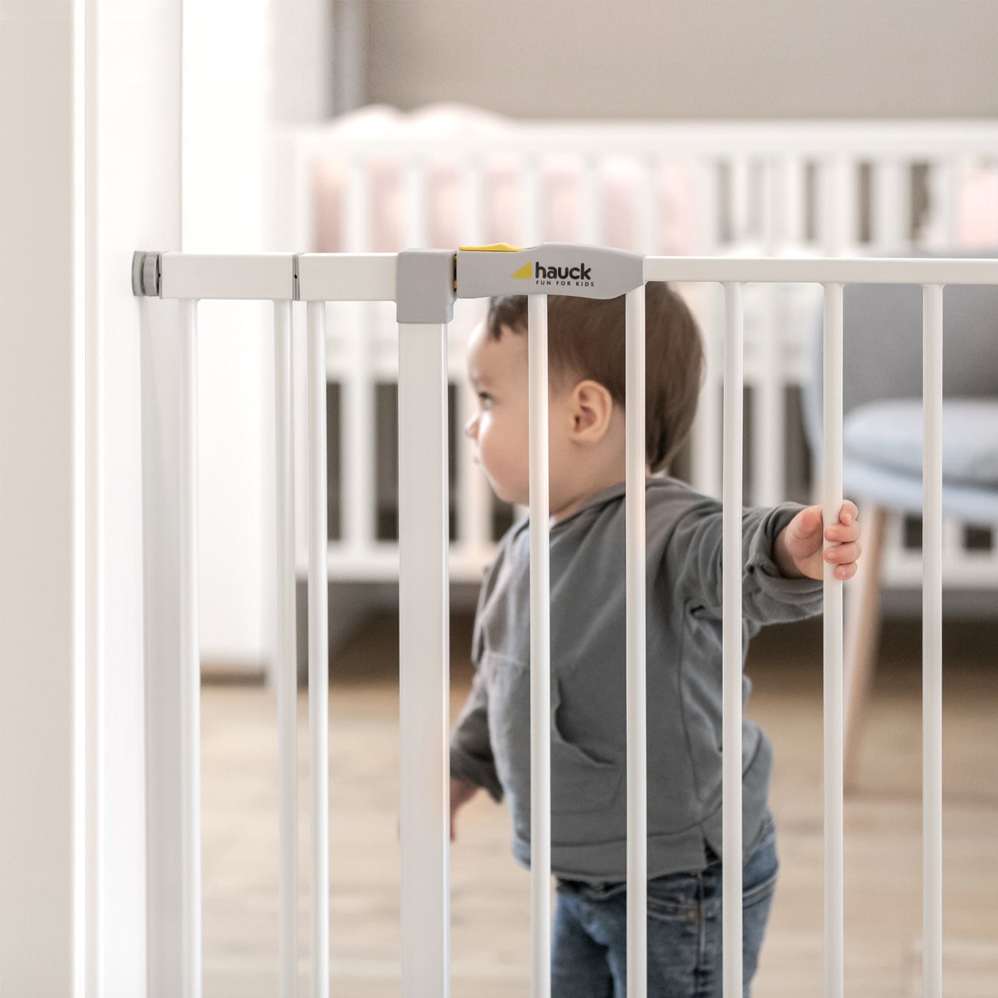 hauck 59728 Open N Stop KD Pressure Fit with 3.5 Inch Extension Baby Gate, White - Smart-nests