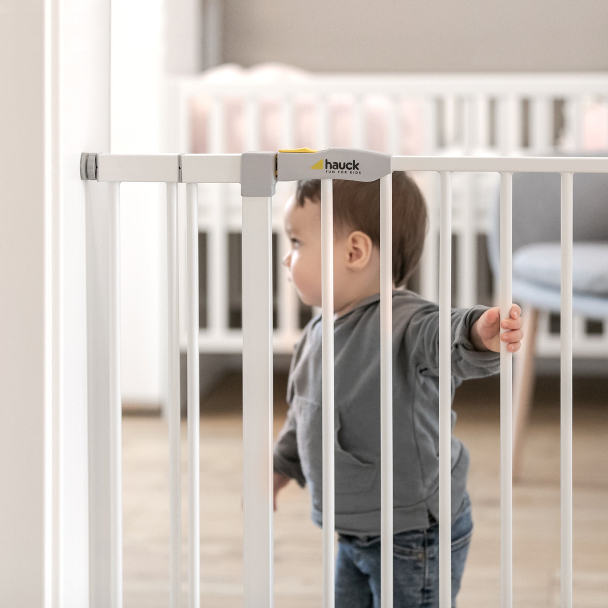 hauck 59727 Open N Stop KD Pressure Fit with 8 Inch Extension Baby Gate, White - Smart-nests