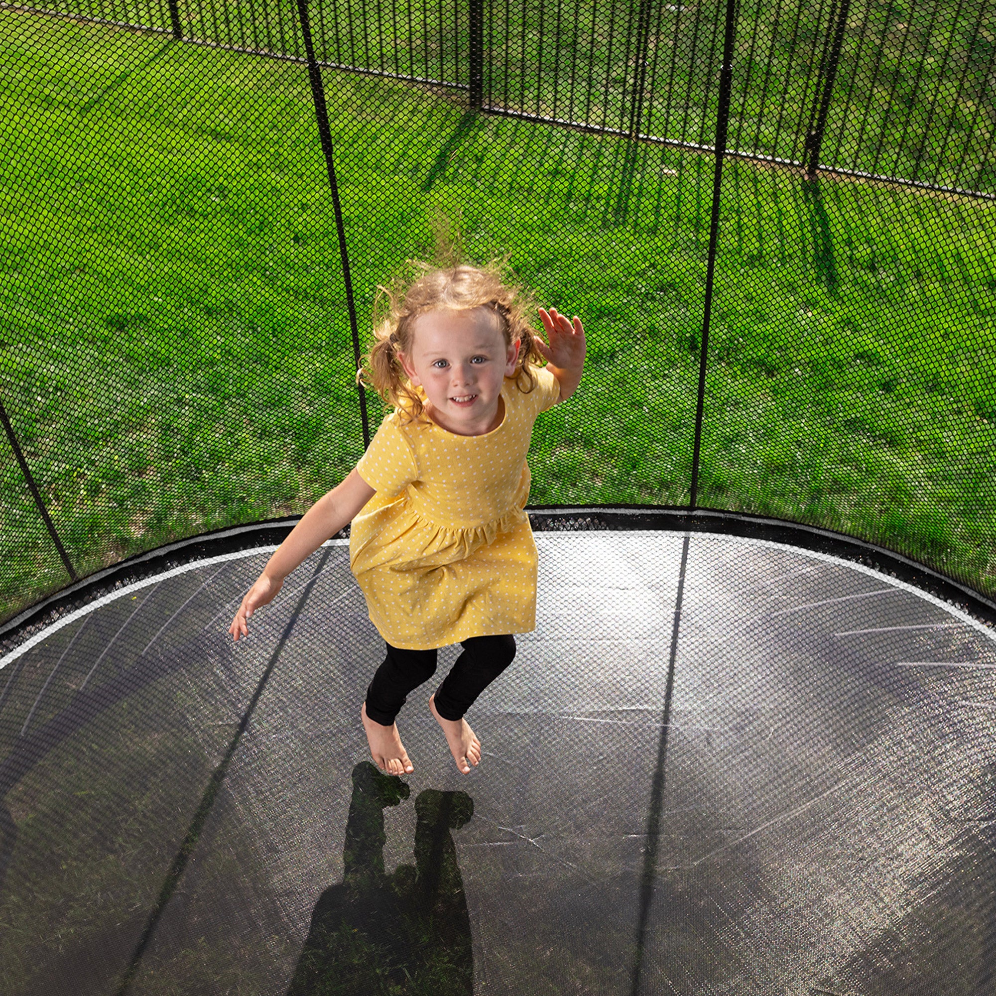 Springfree 6' x 9' Oval Outdoor Backyard Trampoline with FlexiNet and Soft Edge - Smart-nests