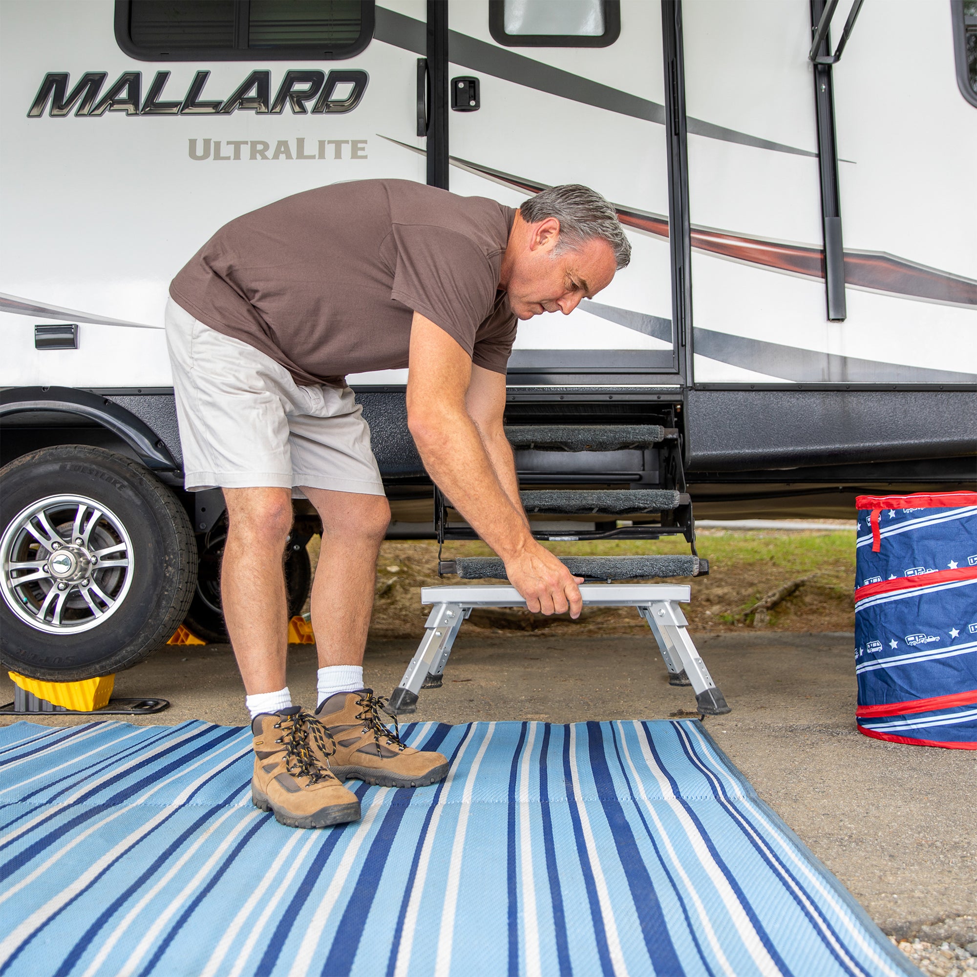 Camco Folding Aluminum Step Stool, Adjustable Height for RV and Trailers, Silver - Smart-nests