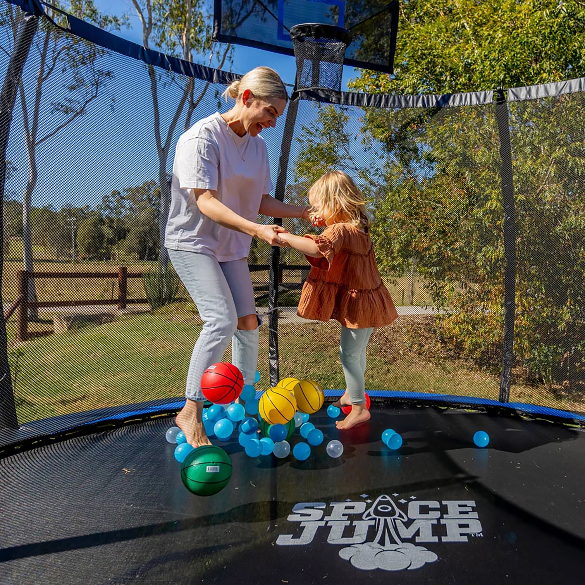 SpaceJump Lunar 8 Foot Trampoline, Outdoor Round Bouncer with Safety Net, Black - Smart-nests