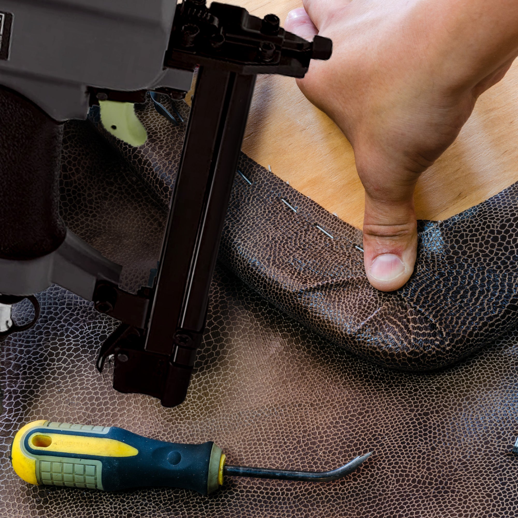 Master Mechanic 20 Gauge Pneumatic Upholstery Stapler Holds Up to 100 Fasteners - Smart-nests