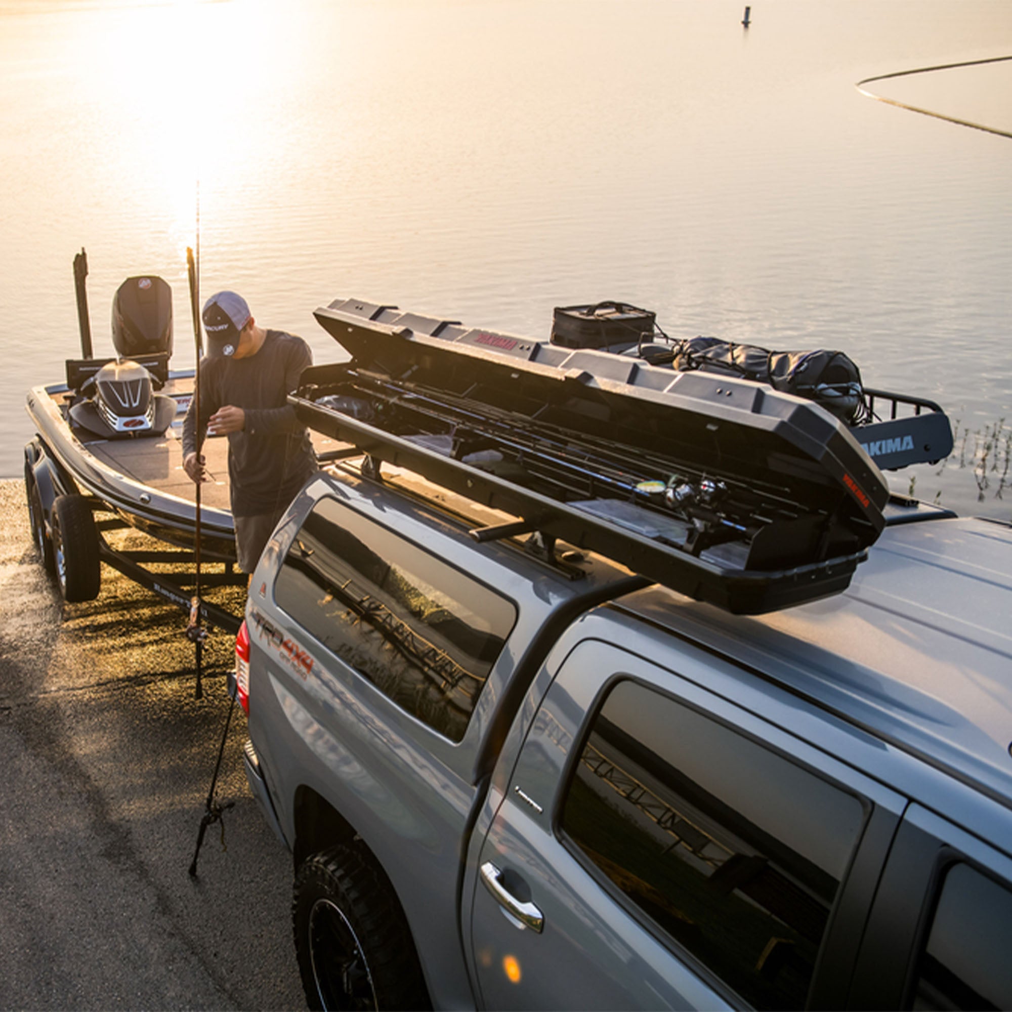 Yakima TopWater Enclosed Rooftop Fishing Rod Box Compatible w/ EasyRider Trailer - Smart-nests