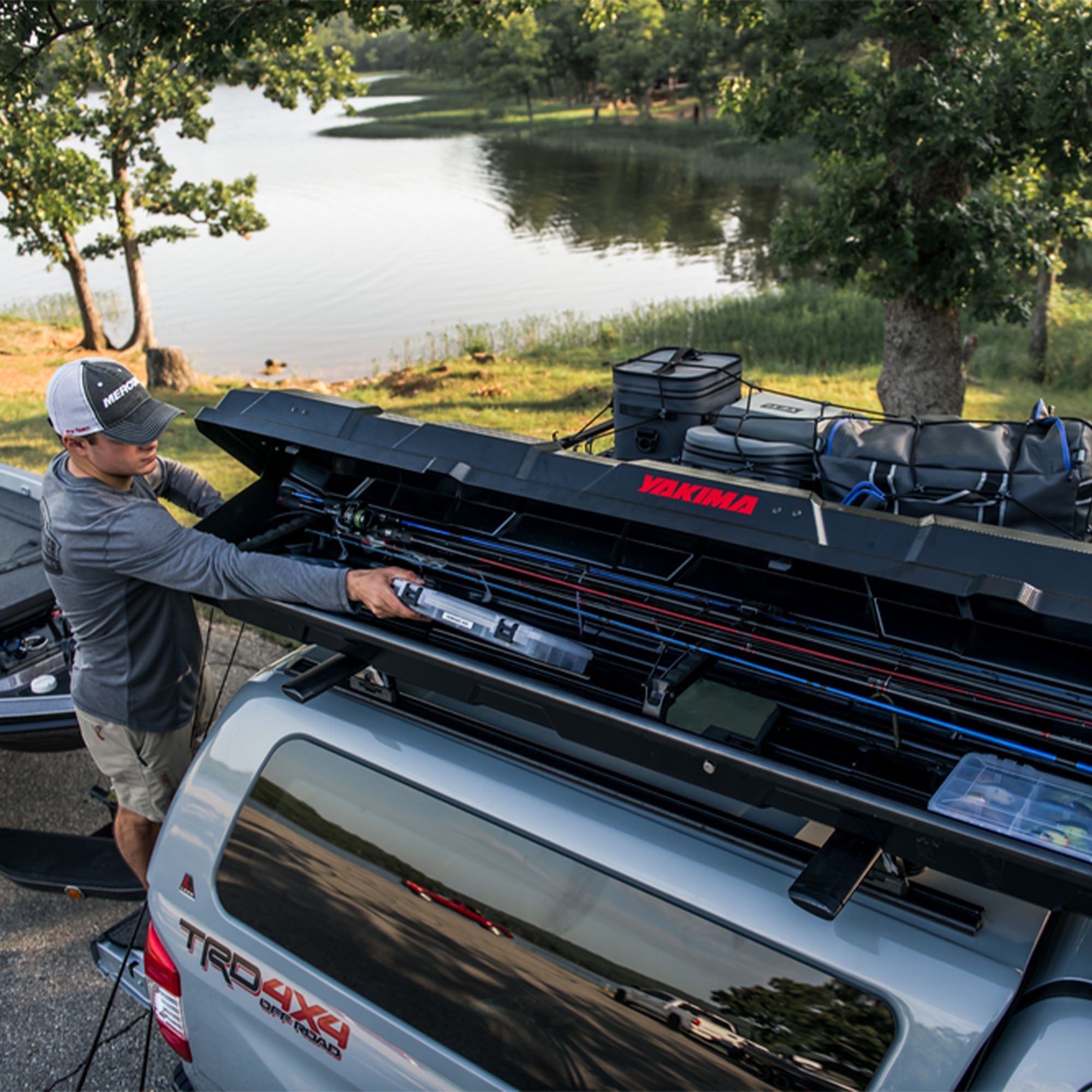 Yakima TopWater Enclosed Rooftop Fishing Rod Box Compatible w/ EasyRider Trailer - Smart-nests